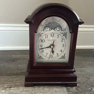 FINAL PRICE DROP Vintage Classic Manor Mantle Wood Clock